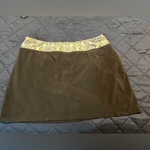 Women’s Columbia skort.